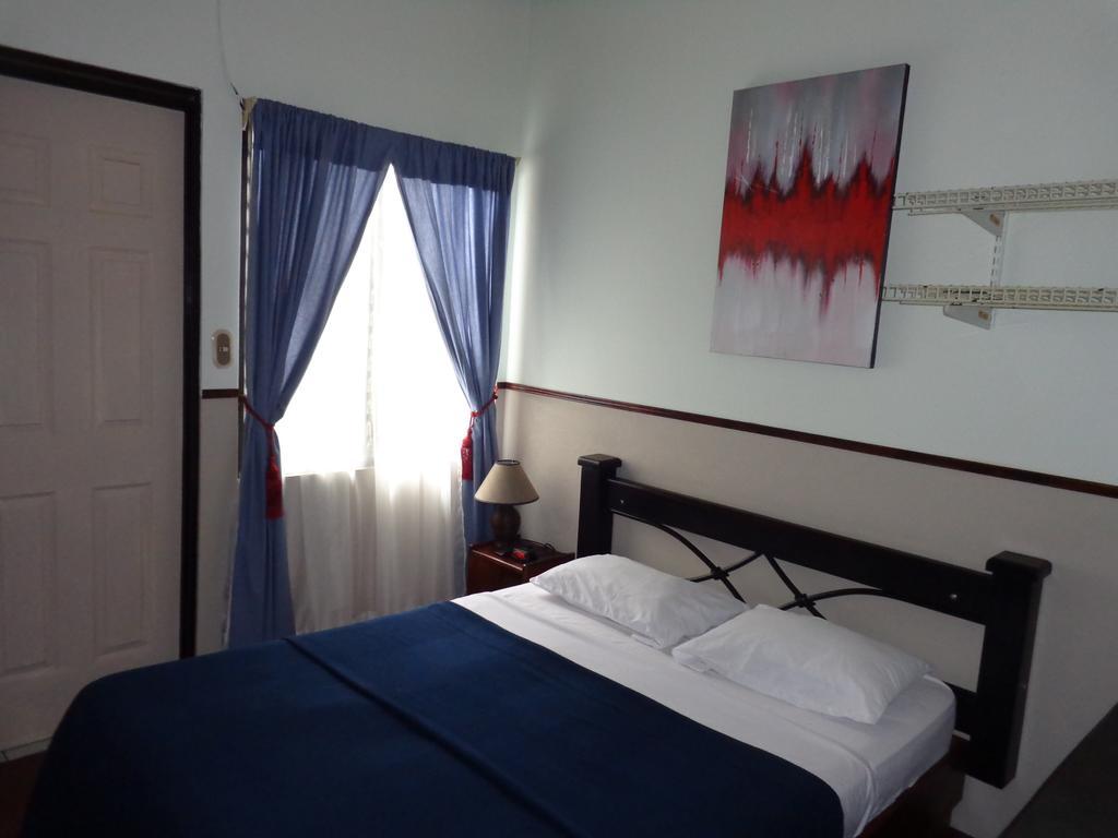 Hotel Santamaria Airport North / Alajuela Downtown Bagian luar foto